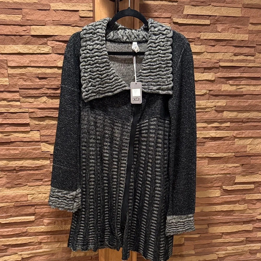 BNWT Deca Gray and Black Women's Cardigan w/Zipper - Picture 1 of 12
